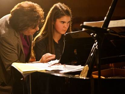 ampak.hu - �brah�m Mariann Zongoraverseny Sibelius jegy�ben